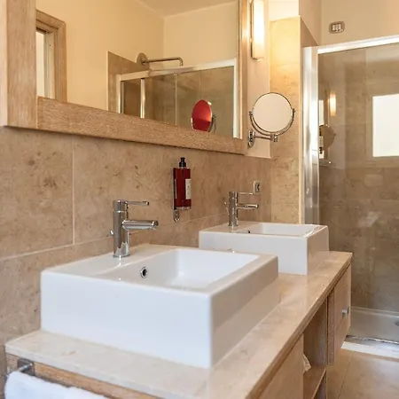 Szálloda Domomea 4*