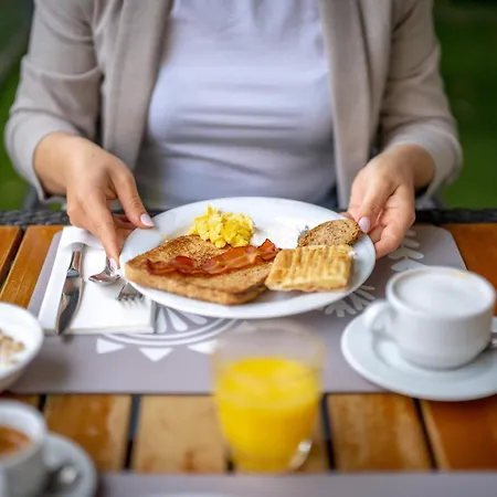 Domomea 4* 알게로